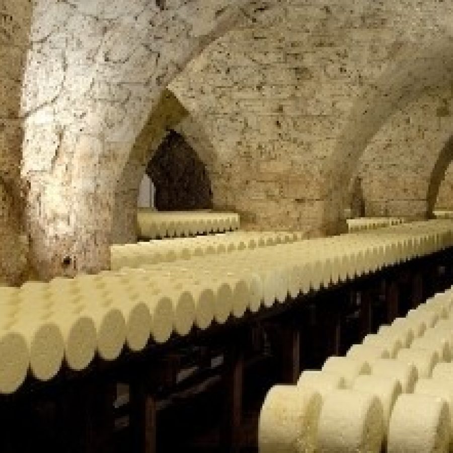 Roquefort, cave de stockage des fromages de Société